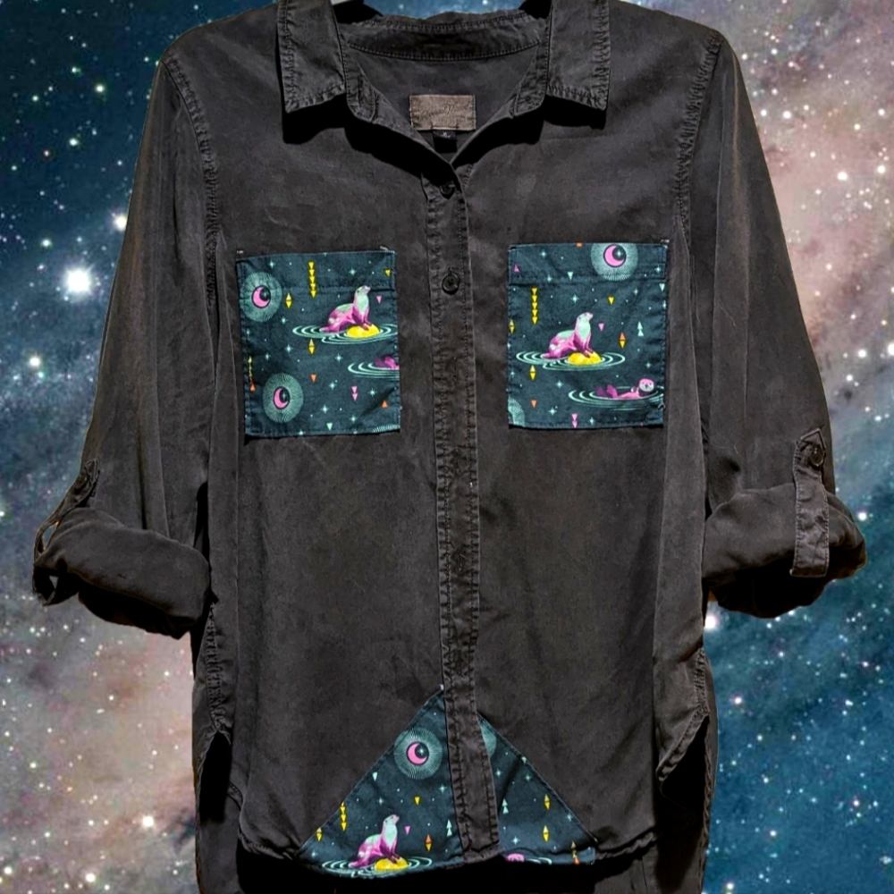 Custom Universal Thread Shirt (M) - Space Otter